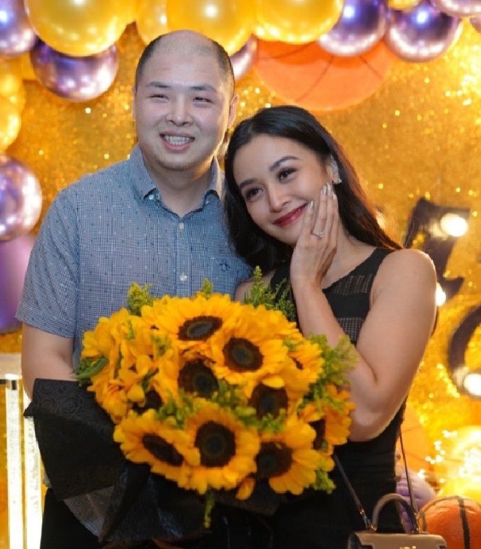 Filipino actress Kris Bernal gets a surprise marriage proposal from boyfriend Perry Choi!